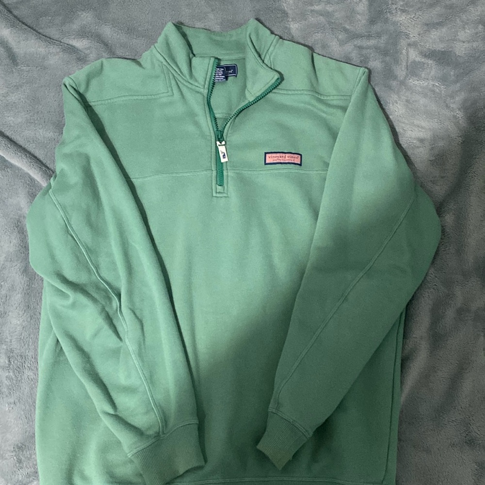 vineyard vines 1/4 zip, barely used